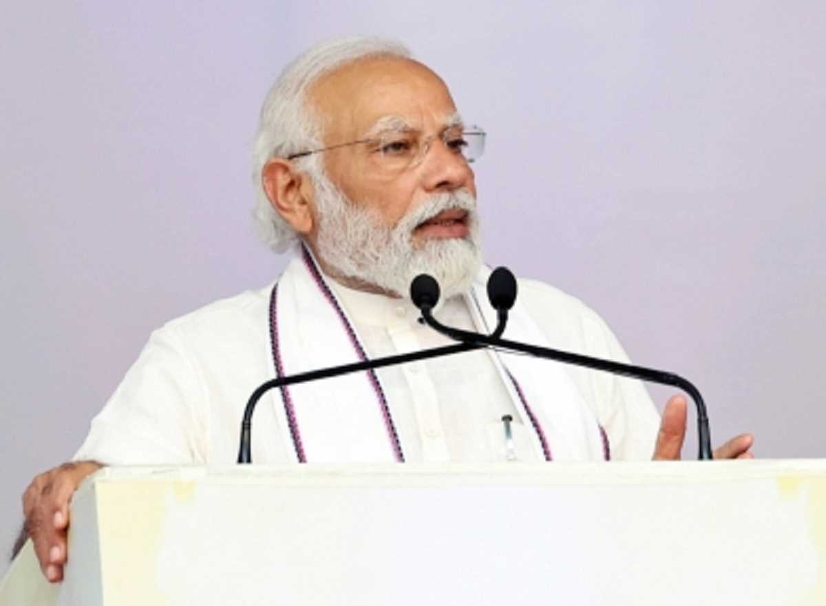 पीएम मोदी ने गुजरात में 4,400 करोड़ की परियोजनाओं का उद्घाटन, शिलान्यास किया पीएम मोदी ने गुजरात में 4,400 करोड़ की परियोजनाओं का उद्घाटन, शिलान्यास किया